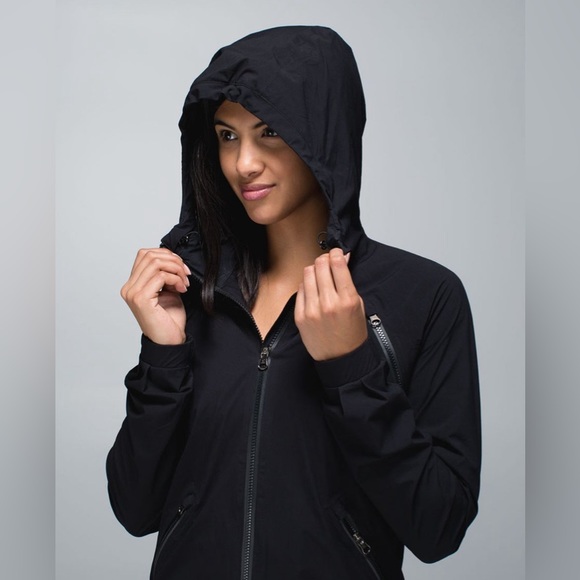 EUC!!! Lululemon Run: Rise And Shine Jacket Black $148 - Picture 10 of 13